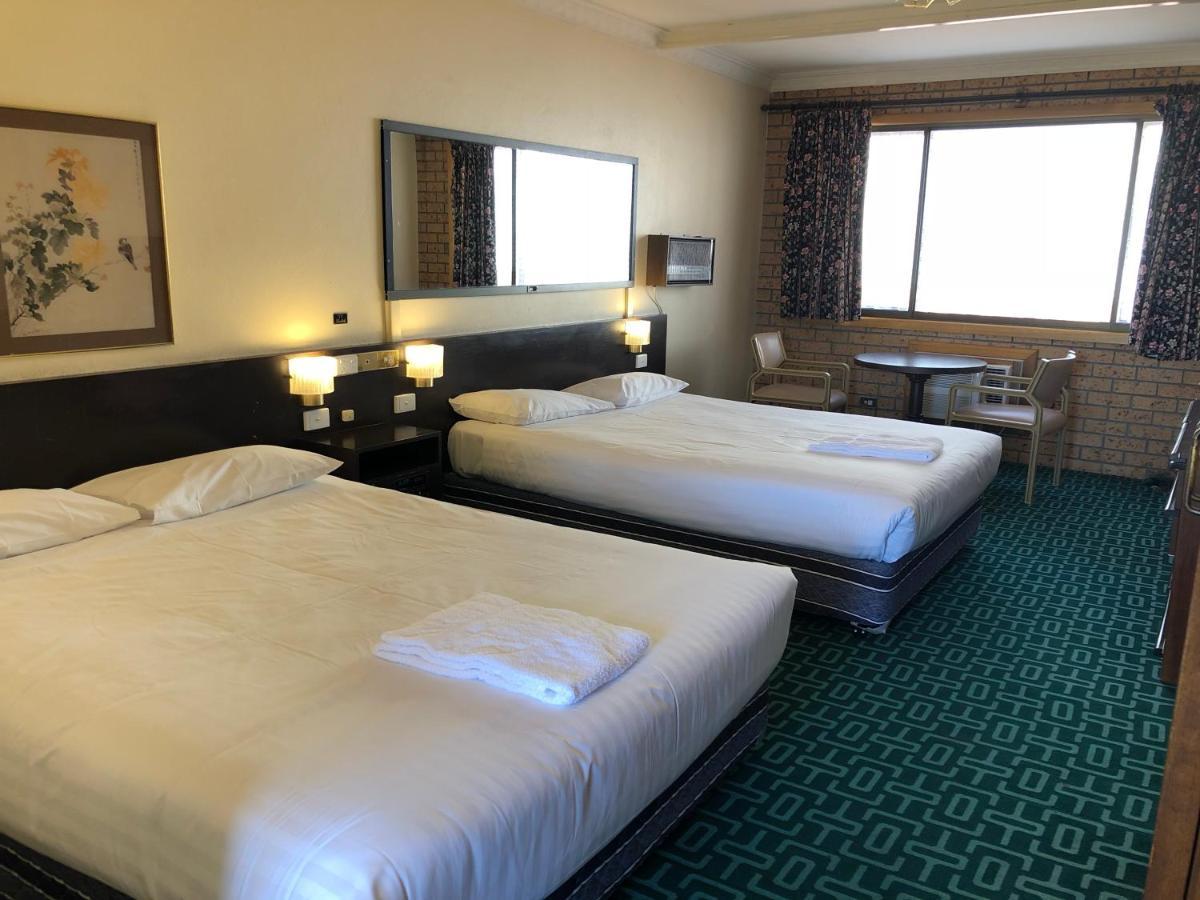 Canberra Lyneham Motor Inn Buitenkant foto