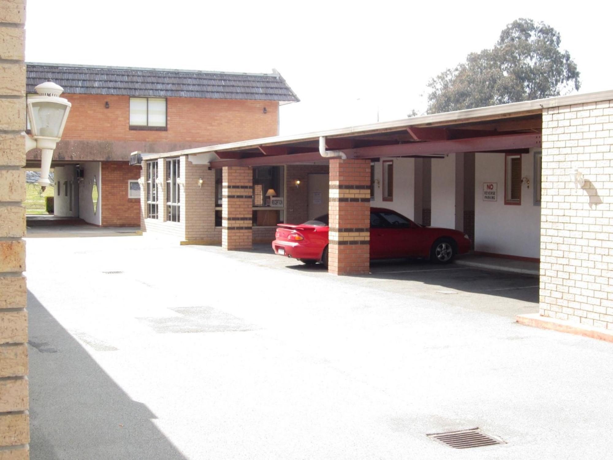 Canberra Lyneham Motor Inn Buitenkant foto